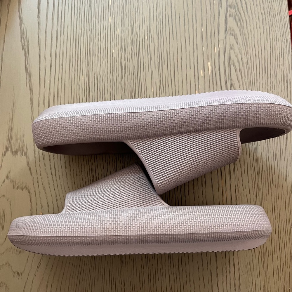 Cushionaire Women's Purple Sandals - Picture 4 of 6